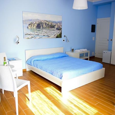 I Delfini Acomodação com café da manhã Agropoli Exterior foto
